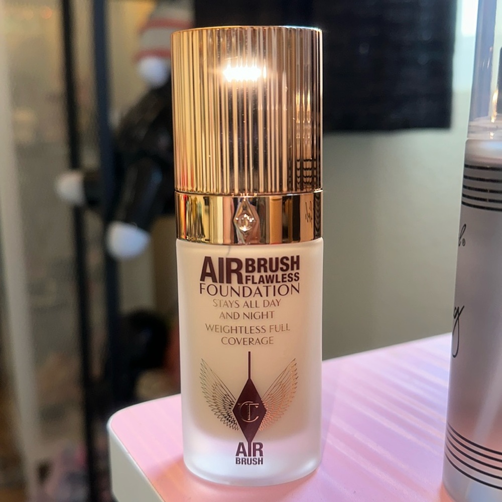 Charlotte Tilbury Airbrush Flawless Foundation